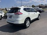 Used 2016 Nissan Rogue SV image 3