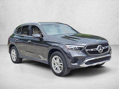 Used 2023 Mercedes-Benz GLC 300 image 3