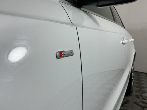 Used 2018 Audi Q3 2.0T Premium Plus w/ Premium Plus Package image 22