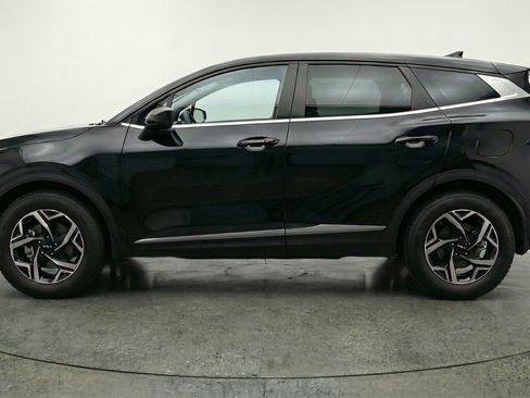 Used 2025 Kia Sportage LX FWD image 5