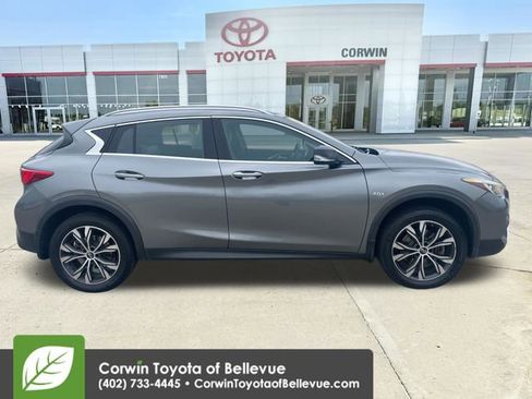 Used 2017 INFINITI QX30 Premium w/ Navigation Package AWD/4WD image 6