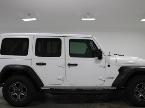 Used 2018 Jeep Wrangler Unlimited Sport S AWD/4WD image 11