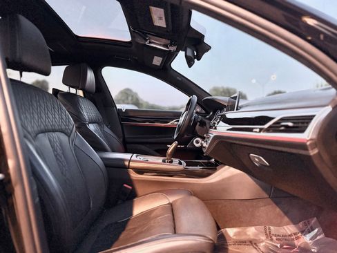 Used 2018 BMW M760i xDrive AWD/4WD image 36