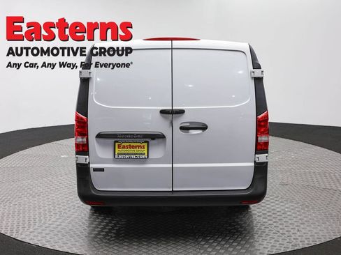 Used 2023 Mercedes-Benz Metris image 6