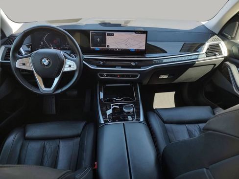 Used 2025 BMW X7 xDrive40i AWD/4WD image 9
