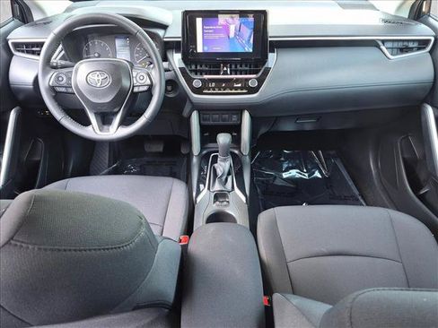 Used 2024 Toyota Corolla Cross LE FWD image 15