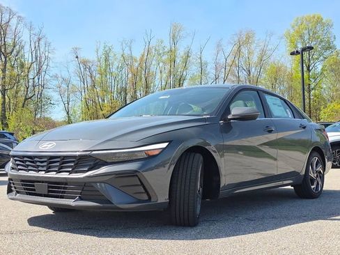 New 2026 Hyundai Elantra Limited FWD image 13