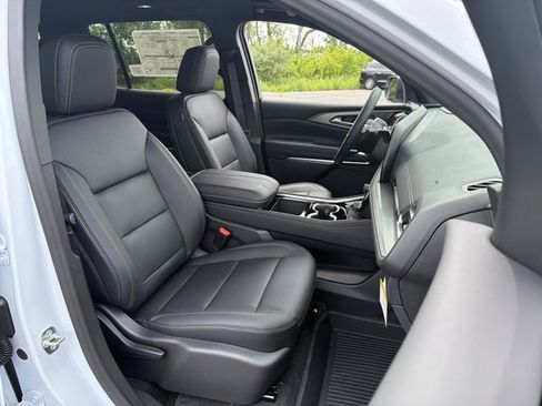 New 2026 Chevrolet Traverse LT w/ Sun and Wheel Package AWD/4WD image 34