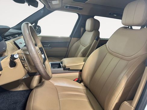 Used 2025 Land Rover Range Rover Long Wheelbase SE image 9