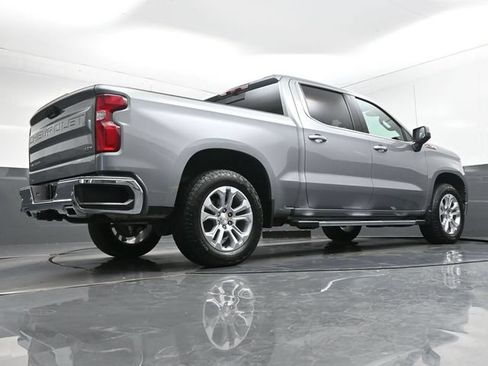Used 2025 Chevrolet Silverado 1500 LTZ AWD/4WD image 32