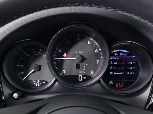 Certified 2026 Porsche Macan AWD/4WD image 16