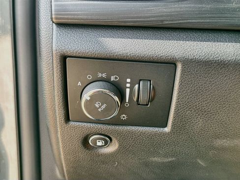 Used 2020 Jeep Grand Cherokee Altitude RWD image 20