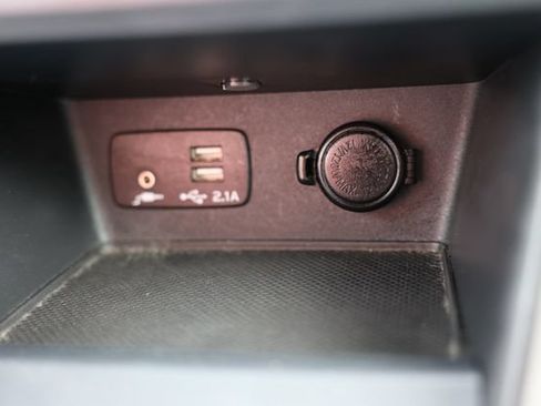 Used 2021 Subaru Forester Premium AWD/4WD image 35