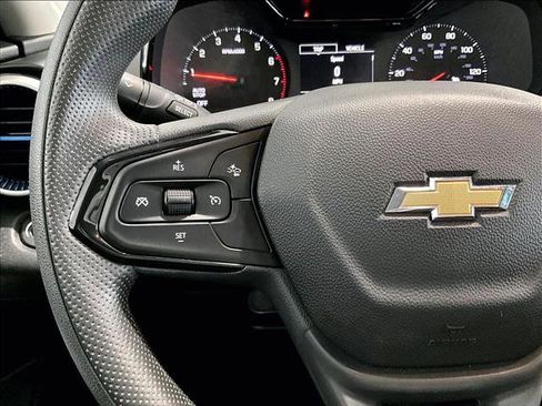 Used 2025 Chevrolet Trax LS FWD image 20