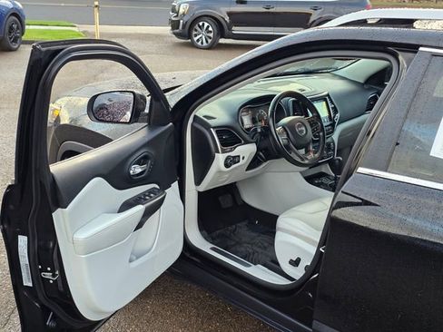 Used 2020 Jeep Cherokee Limited w/ Technology Group image 43