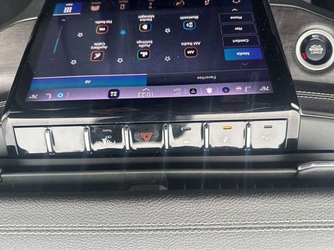 Used 2023 Jeep Grand Cherokee Limited image 23