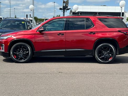 Used 2022 Chevrolet Traverse Premier w/ Redline Edition AWD/4WD image 7