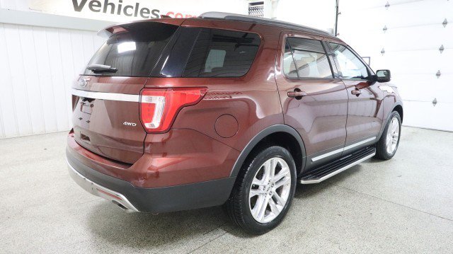 Used 2016 Ford Explorer XLT w/ Equipment Group 202A AWD/4WD image 6