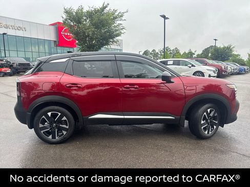 Used 2025 Nissan Kicks SV w/ Illumination Package AWD/4WD image 3