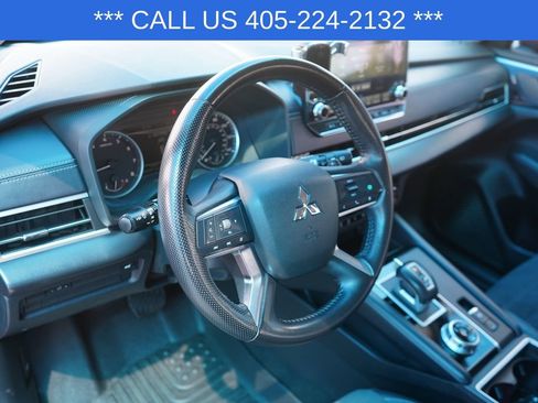 Used 2023 Mitsubishi Outlander SE AWD/4WD image 18