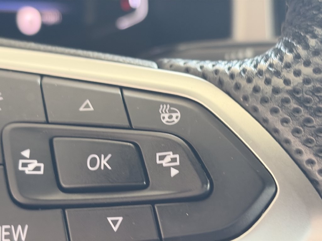 Used 2020 Volkswagen Atlas Cross Sport SEL Premium R-Line AWD/4WD image 19