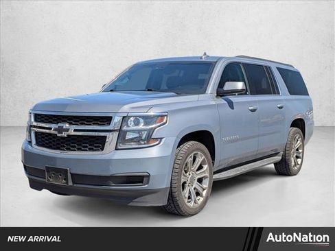 Used 2016 Chevrolet Suburban LT image 1