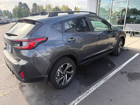 Used 2024 Subaru Crosstrek 2.0i Premium AWD/4WD image 3