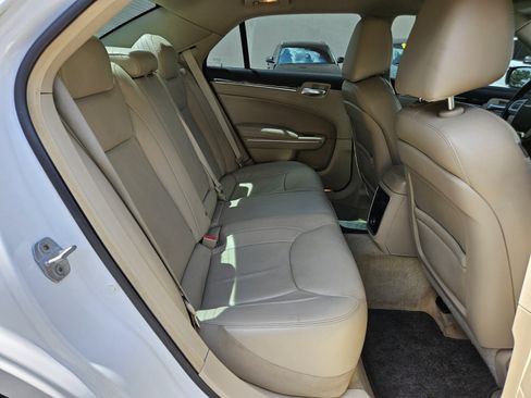 Used 2014 Chrysler 300 image 14