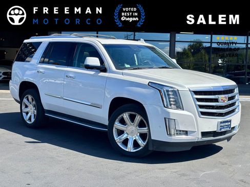 Used 2019 Cadillac Escalade Luxury AWD/4WD image 1