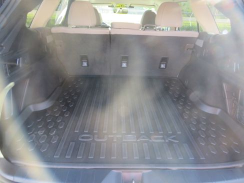 Used 2023 Subaru Outback Premium image 7