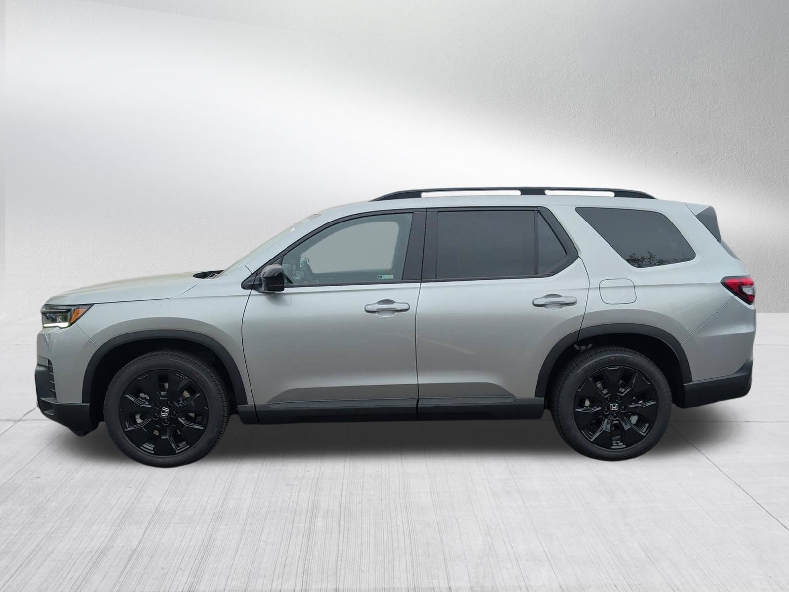 New 2026 Honda Pilot Black Edition image 4