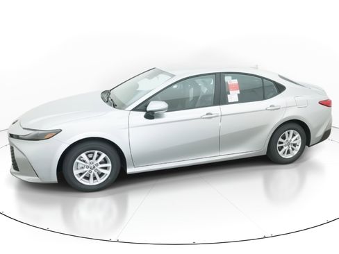 New 2026 Toyota Camry LE image 2