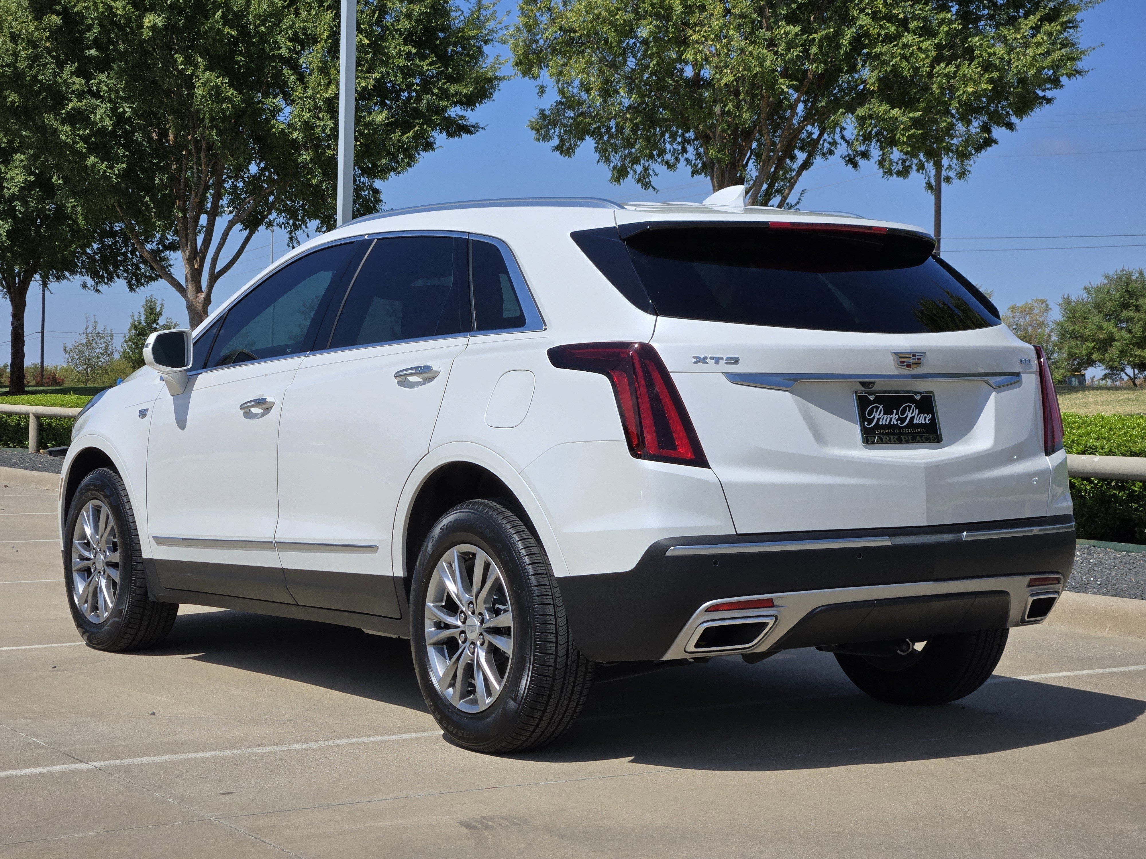 Used 2020 Cadillac XT5 Premium Luxury FWD image 3