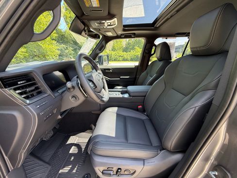 Used 2026 Lexus GX 550 AWD/4WD image 11