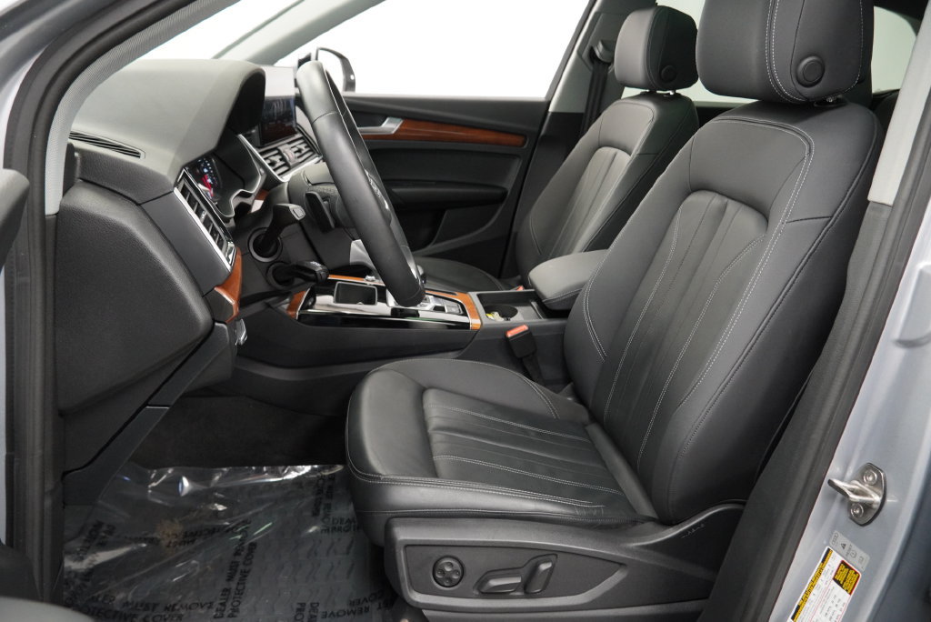 Used 2023 Audi Q5 2.0T Premium w/ Convenience Package AWD/4WD image 4