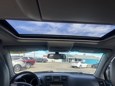 Used 2010 Toyota Highlander Limited image 13