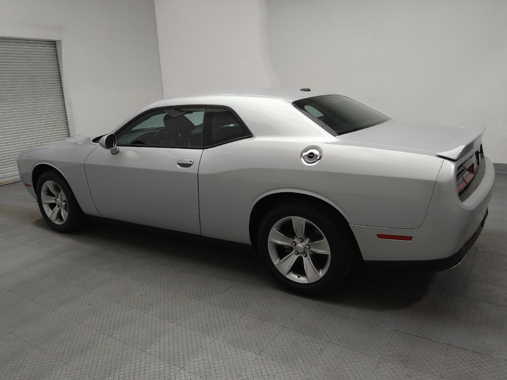 Used 2022 Dodge Challenger SXT RWD image 3