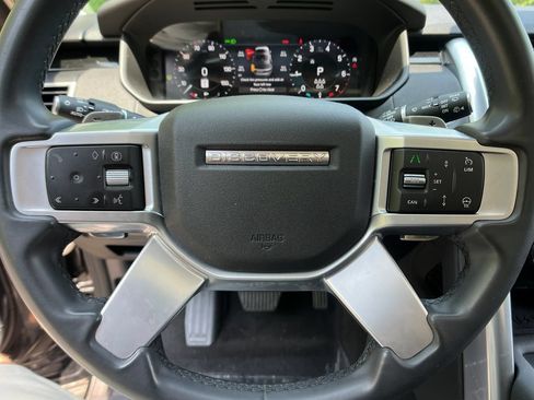 Used 2024 Land Rover Discovery S AWD/4WD image 14
