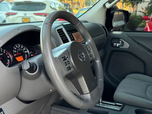 Used 2017 Nissan Frontier SV AWD/4WD image 27