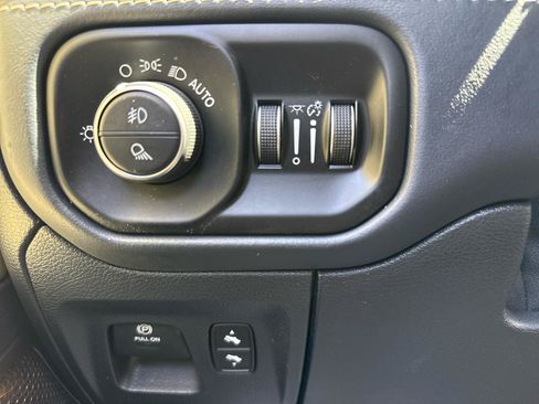 Used 2021 RAM 1500 Limited w/ Off Road Group AWD/4WD image 39