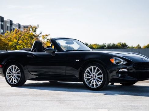 Used 2017 FIAT 124 Spider Lusso image 50