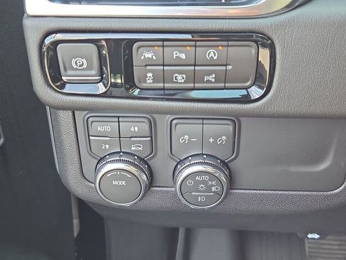 New 2026 GMC Yukon XL Denali w/ LPO, Floor Liner Package image 22