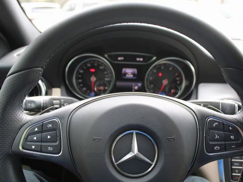 Used 2018 Mercedes-Benz GLA 250 image 26