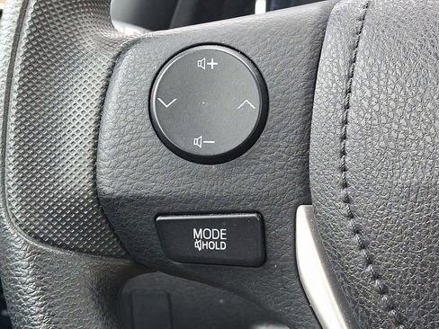 Used 2019 Toyota Corolla LE image 24