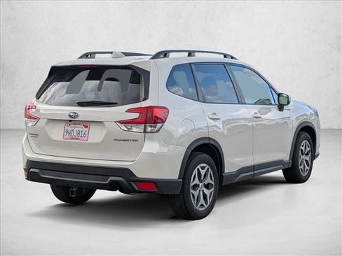 Used 2023 Subaru Forester Premium image 8