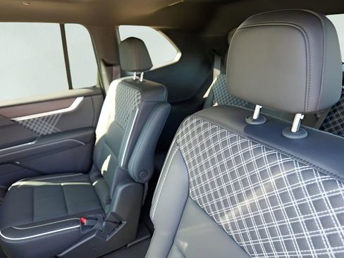 New 2026 GMC Acadia Denali w/ Super Cruise Package image 23