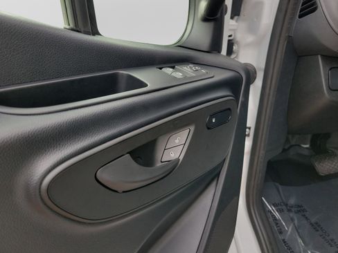 Used 2025 Mercedes-Benz Sprinter 2500 image 26