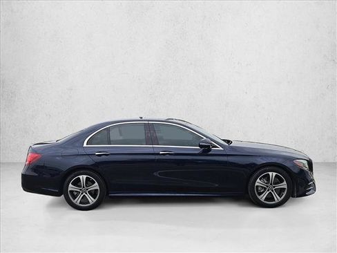 Used 2019 Mercedes-Benz E 300 image 4