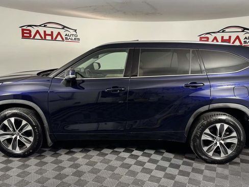 Used 2020 Toyota Highlander XLE AWD/4WD image 4