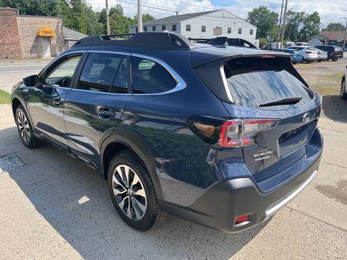 Used 2023 Subaru Outback Limited AWD/4WD image 3
